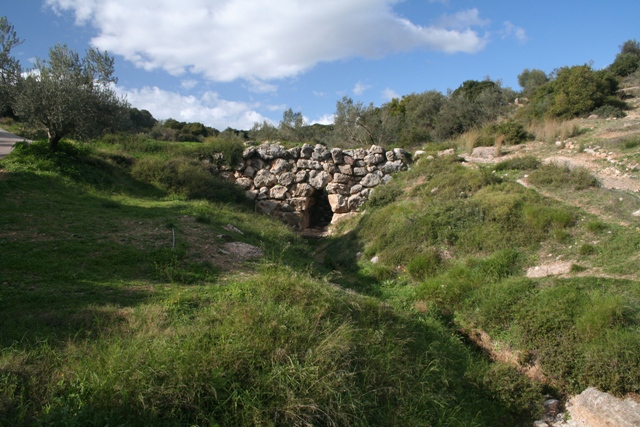 Kazarma - The main Mycenaean bridge 